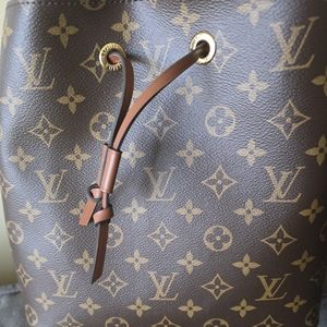 Louis Vuitton  neonoe